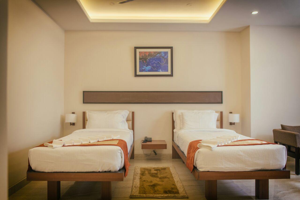 Prism A Boutique Hotel Jorhāt Kültér fotó