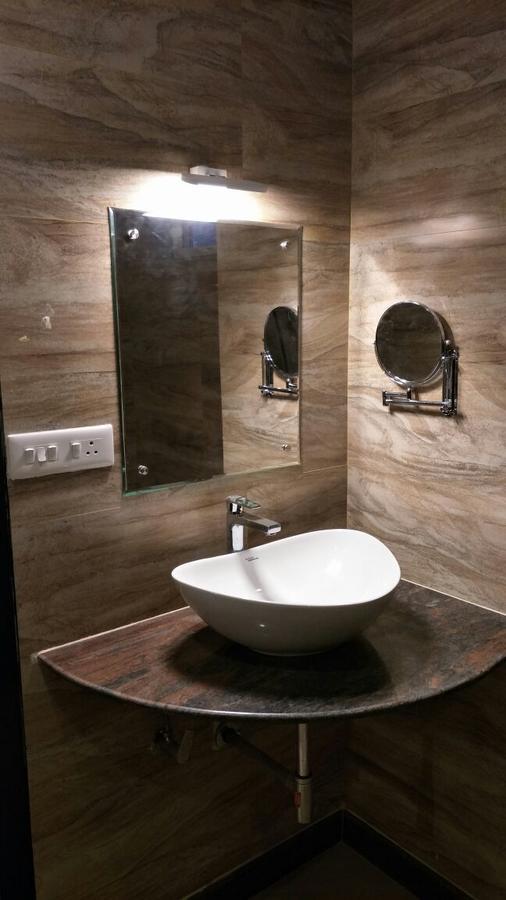 Prism A Boutique Hotel Jorhāt Kültér fotó