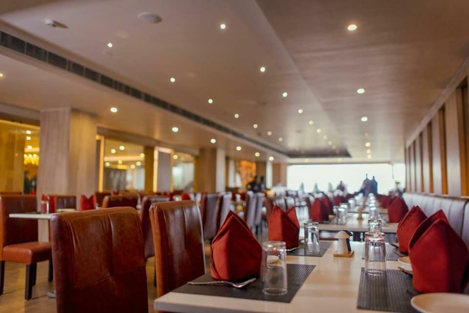 Prism A Boutique Hotel Jorhāt Kültér fotó